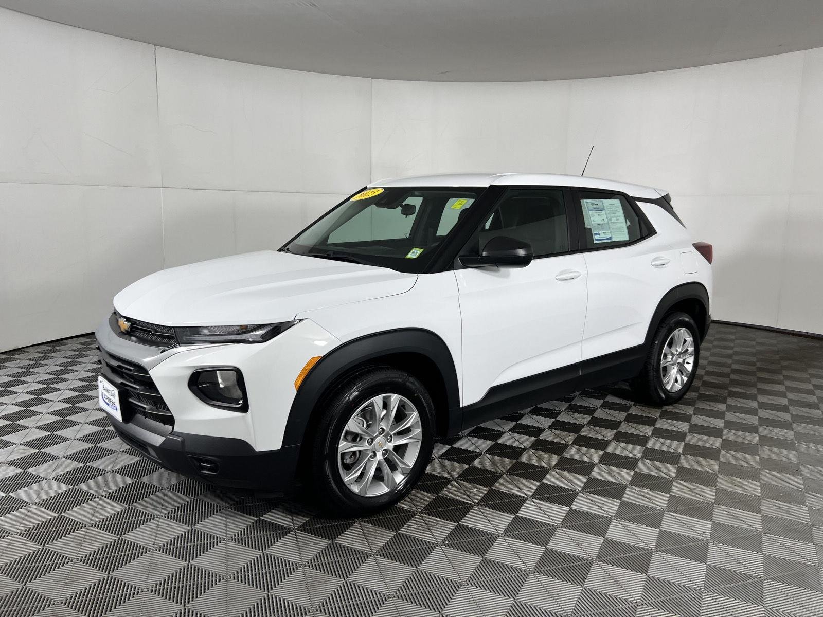 Used 2023 Summit White Chevrolet LS image 18