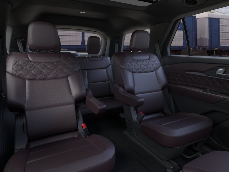 New 2026 Star White Metallic Tri-Coat Ford Platinum image 11