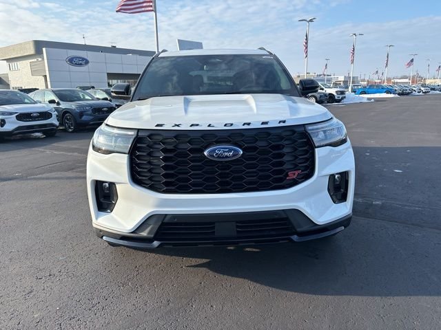 New 2026 Star White Metallic Tri-Coat Ford ST image 4