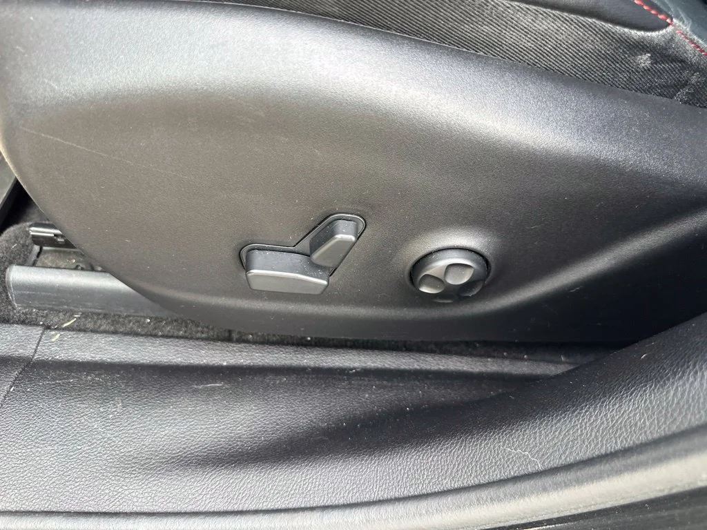 Used 2016 Black Jeep Trailhawk image 16