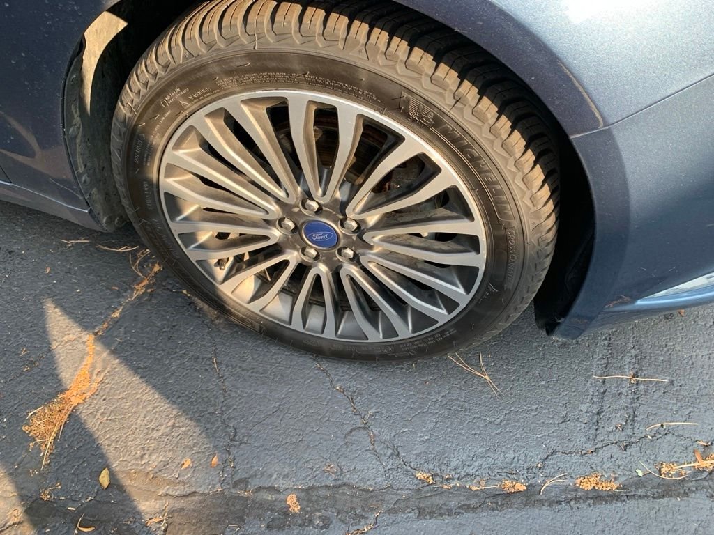 Used 2018 Blue Ford Titanium image 5