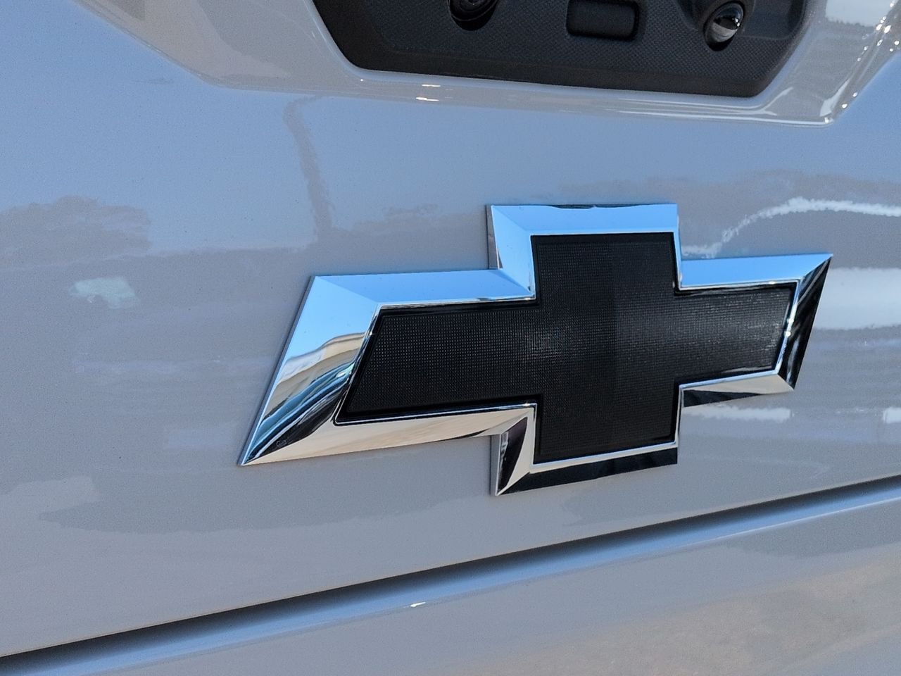 New 2026 White Sands Chevrolet ZR2 image 32