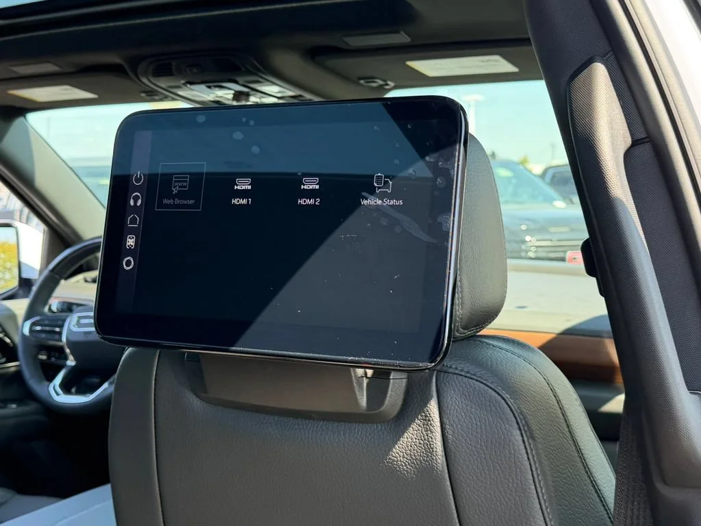 2026 GMC Yukon Denali - Photo 20