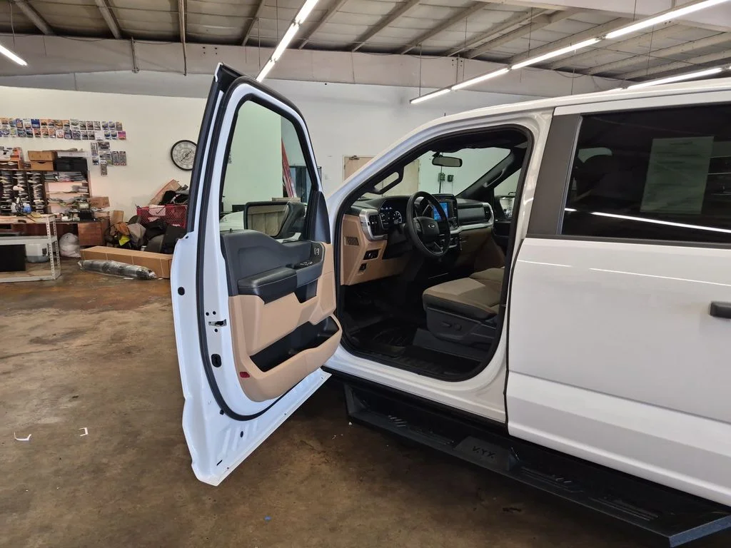 Certified Used 2023 Oxford White Ford XLT image 11