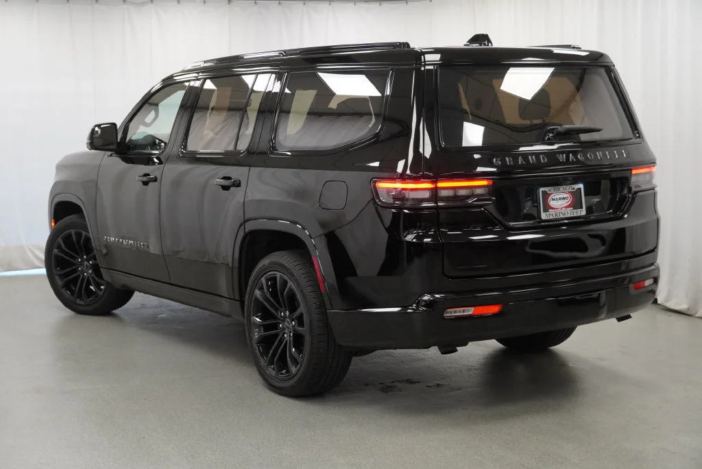 Used 2023 Black Jeep Series II image 17