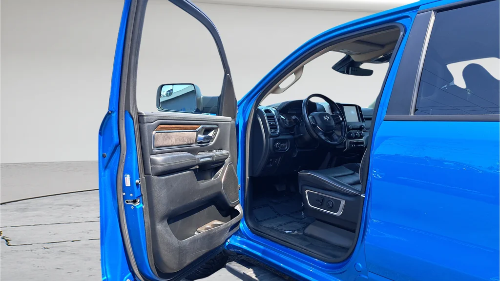 Used 2021 Blue Ram Laramie image 9