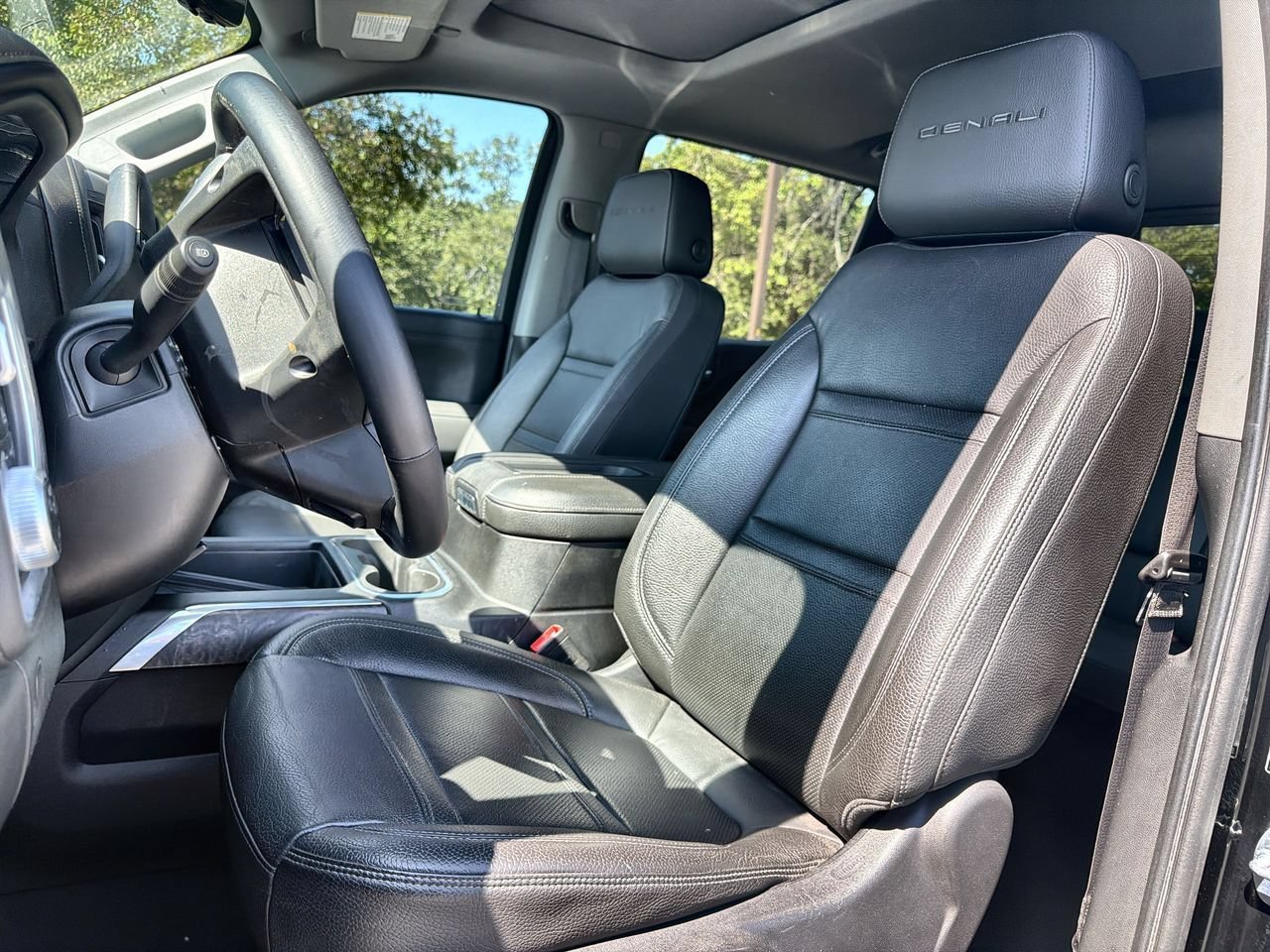 Used 2019 ONYX BLACK GMC Denali image 16