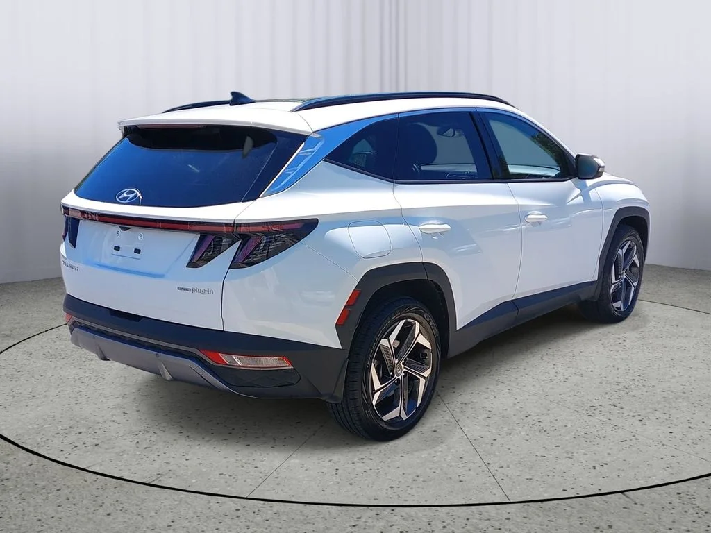 Used 2022 White Hyundai Limited image 3