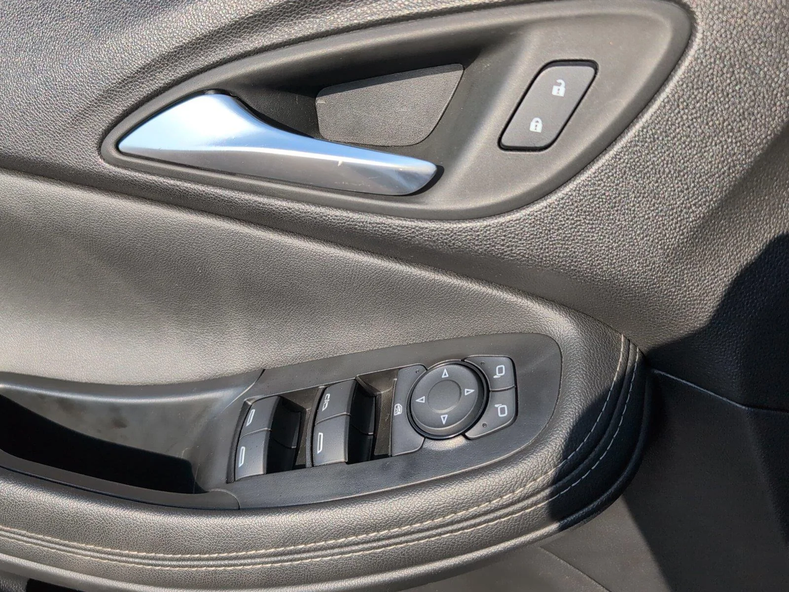 Used 2024 Summit White Buick Sport Touring image 14