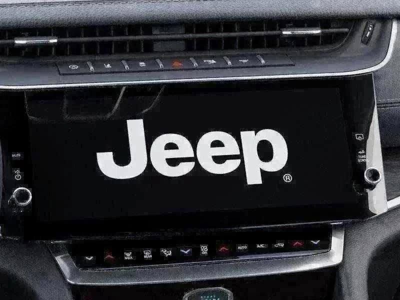New 2026 Silver Zynith Exterior Paint Jeep Altitude image 41