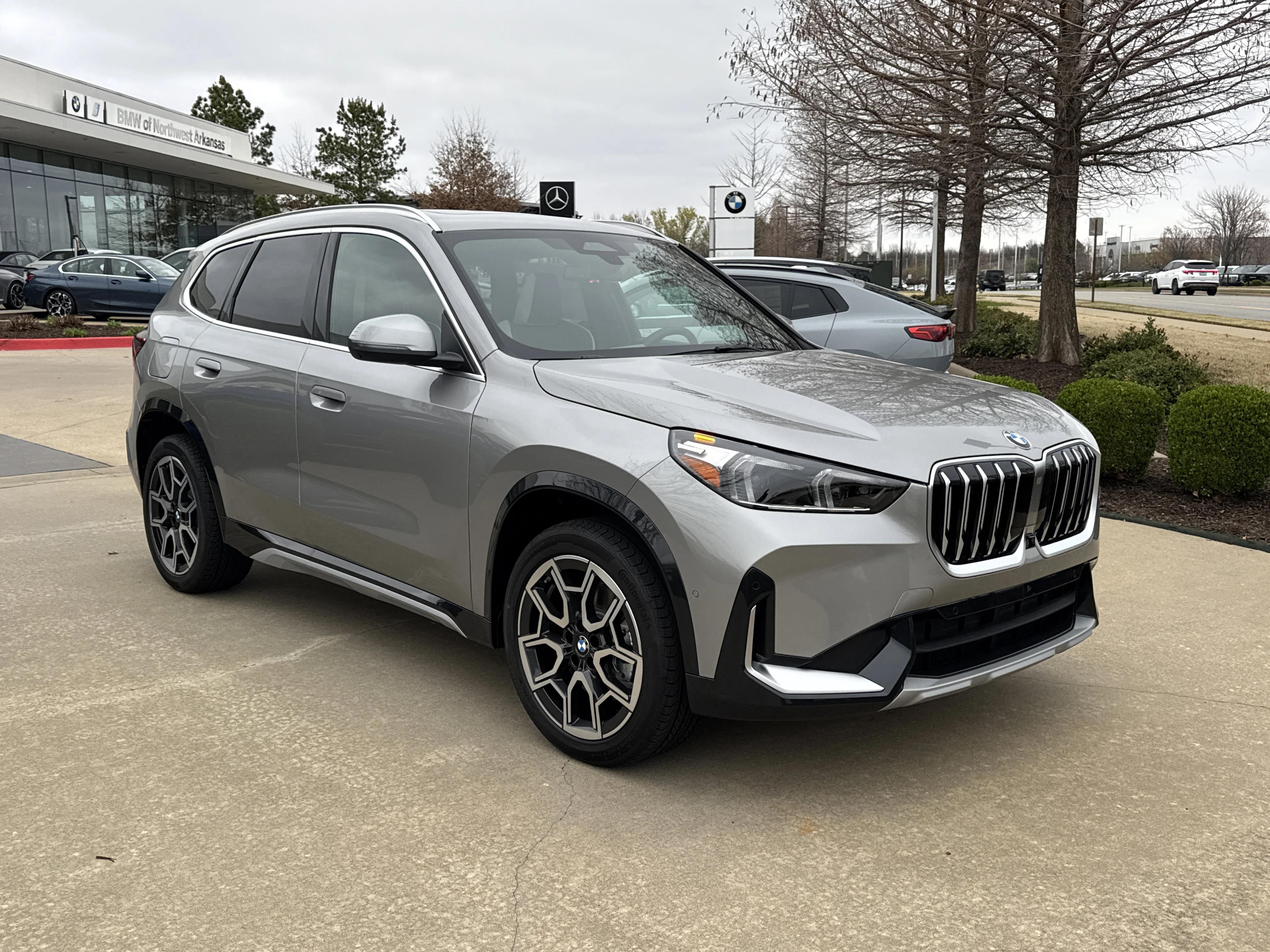 New 2026 SPACE SILVER BMW xDrive28i image 6