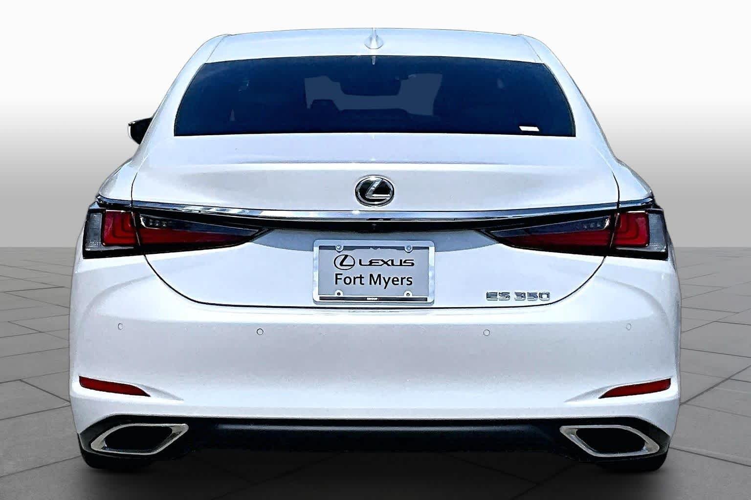 Used 2023 Eminent White Pearl Lexus  image 5