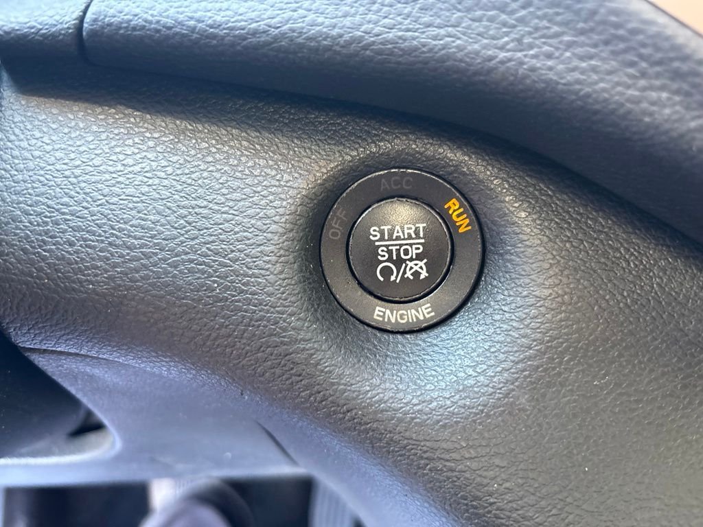 Used 2015 Black Jeep Limited image 30