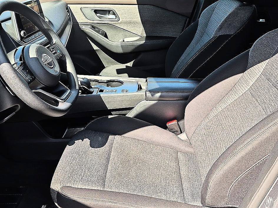 Used 2023 Gun Metallic Nissan SV image 15