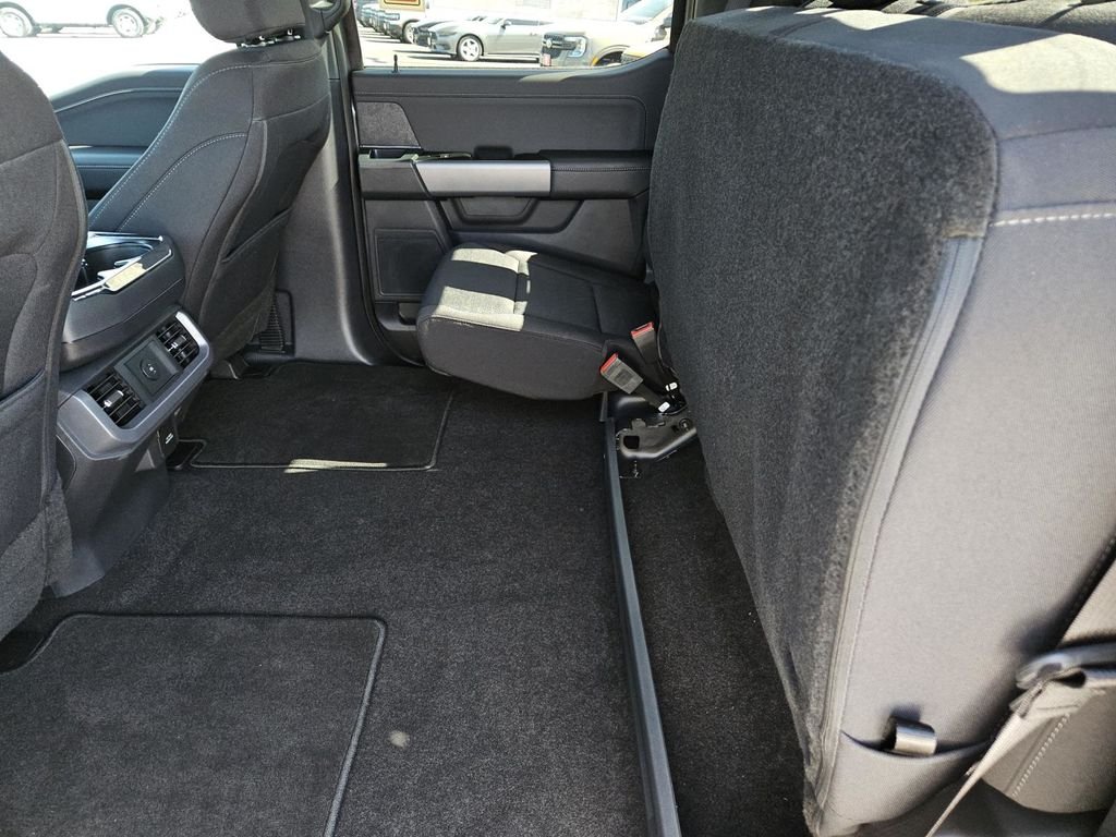 New 2026 Carbonized Gray Metallic Ford XLT image 40