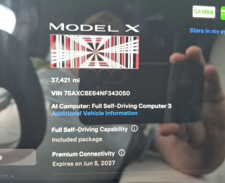 Used 2022 White Tesla Plaid image 5