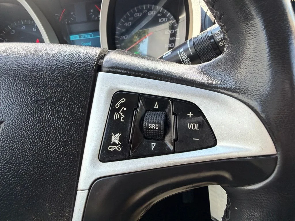 Used 2014 Silver Topaz Metallic Chevrolet LT image 21