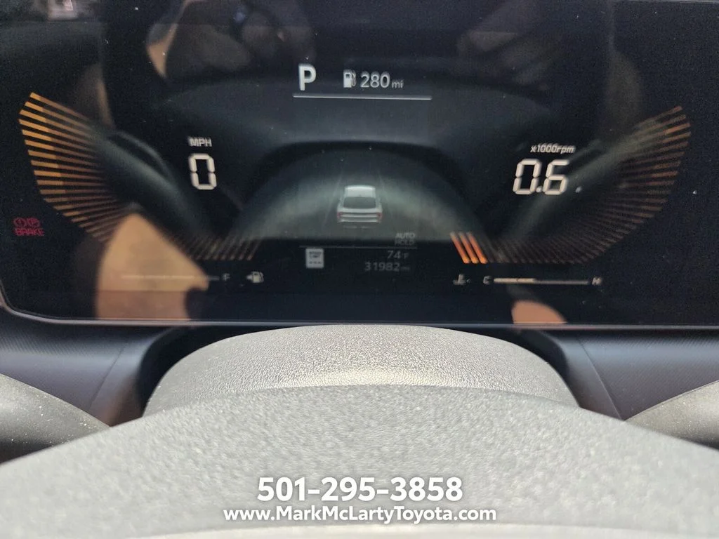 Used 2025 White Kia LXS image 20