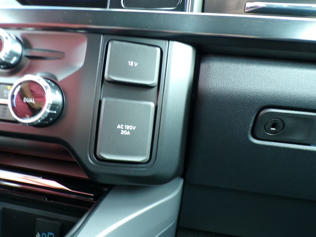 New 2026 Carbonized Gray Metallic Ford F-450® LARIAT® image 19