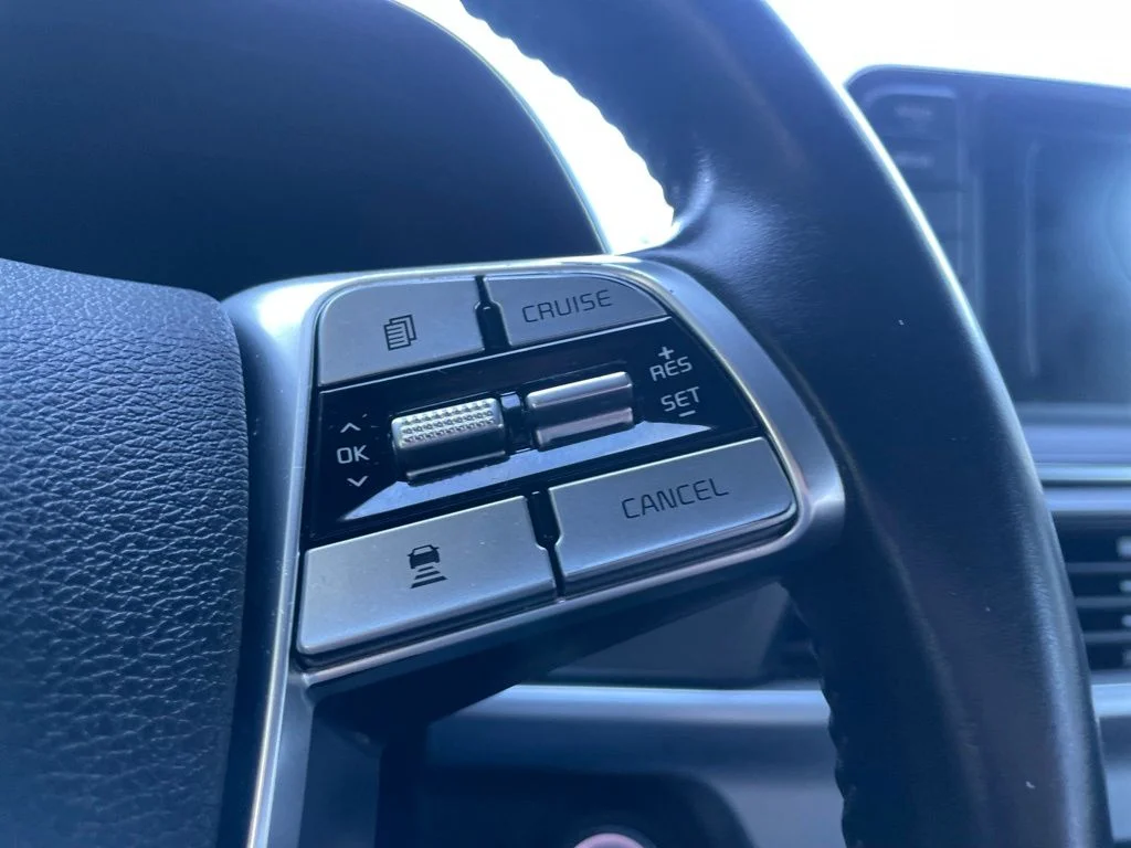 Used 2020 Dark Moss Kia S image 19
