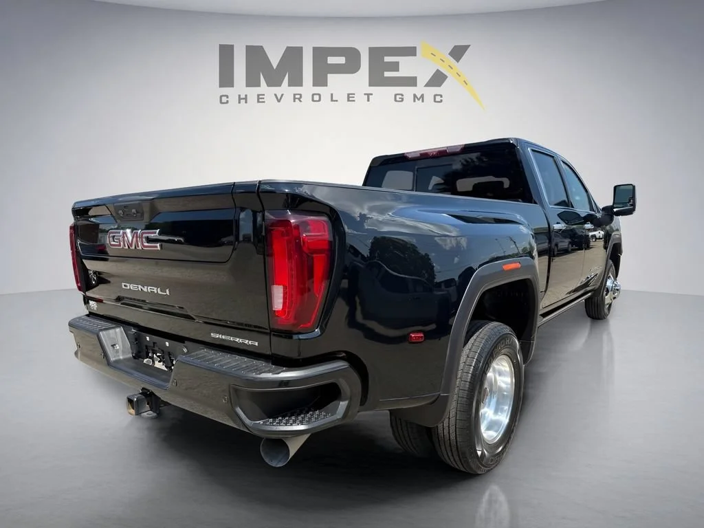 Used 2022 Onyx Black GMC Denali DRW image 5