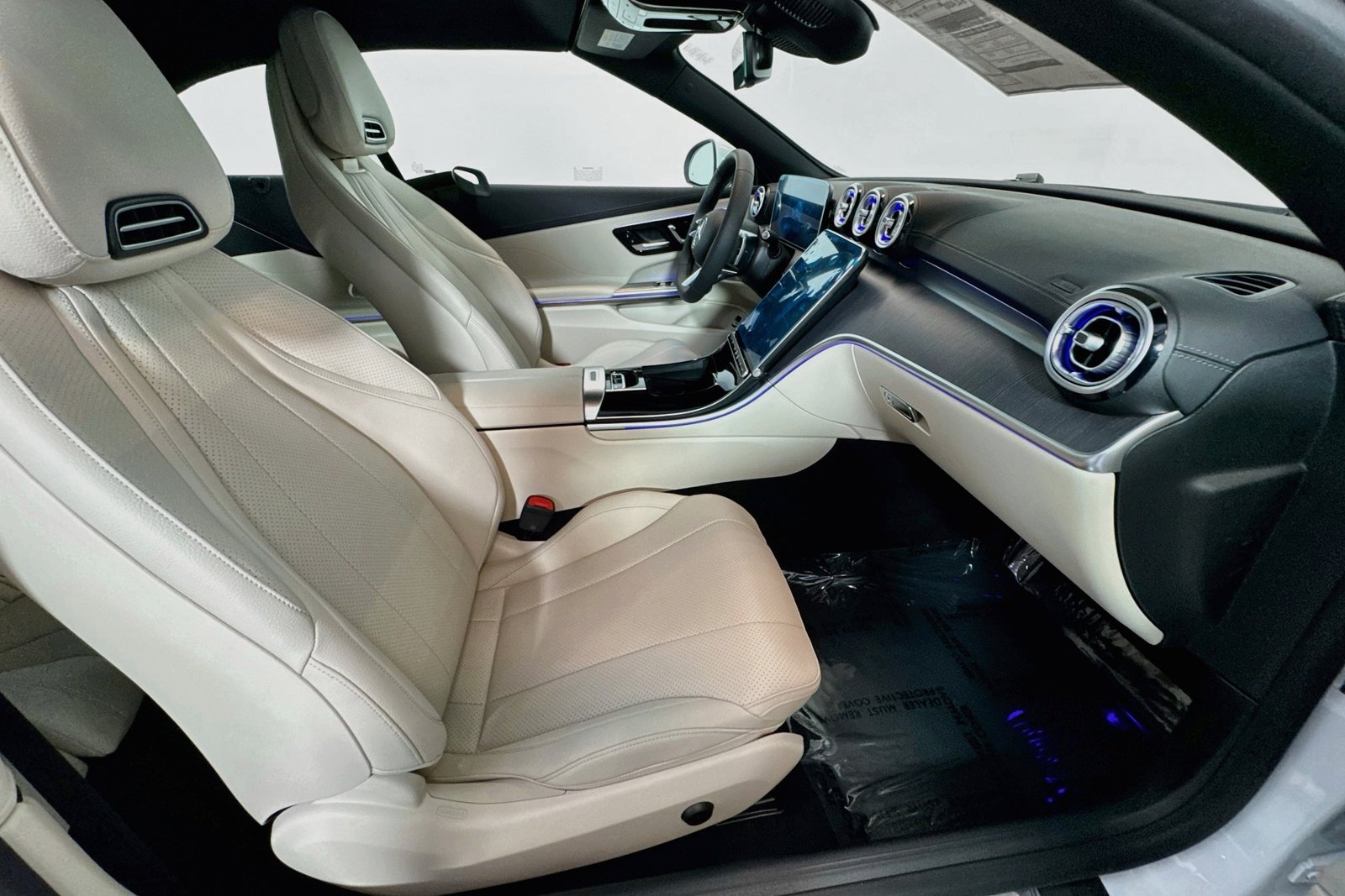 New 2026 Polar White Mercedes-Benz CLE 450 image 25