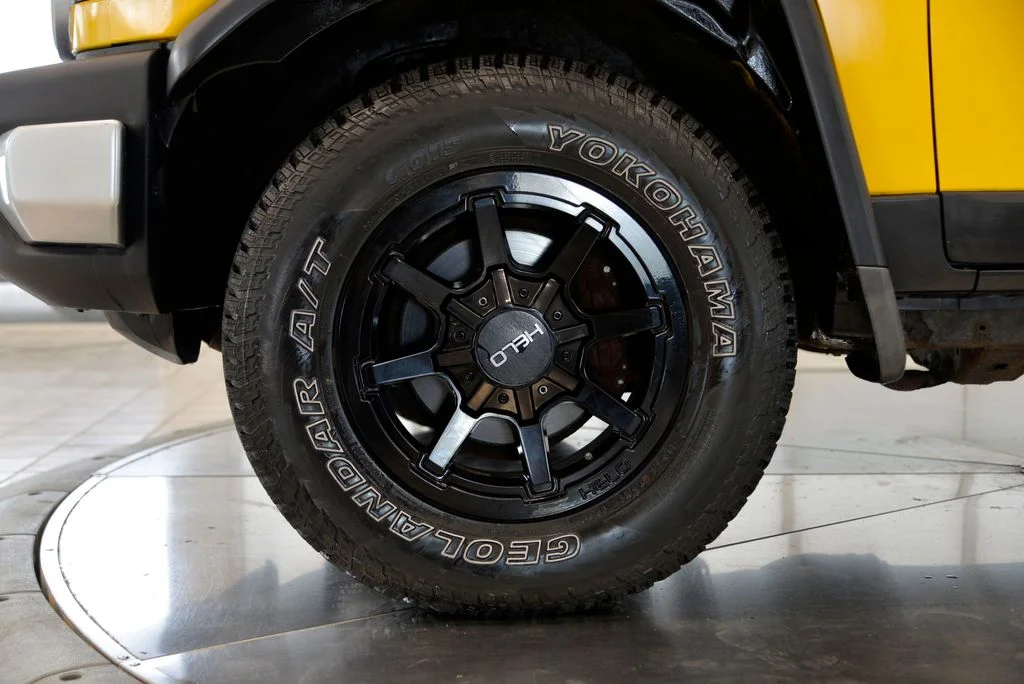 Used 2007 White Toyota Base image 10