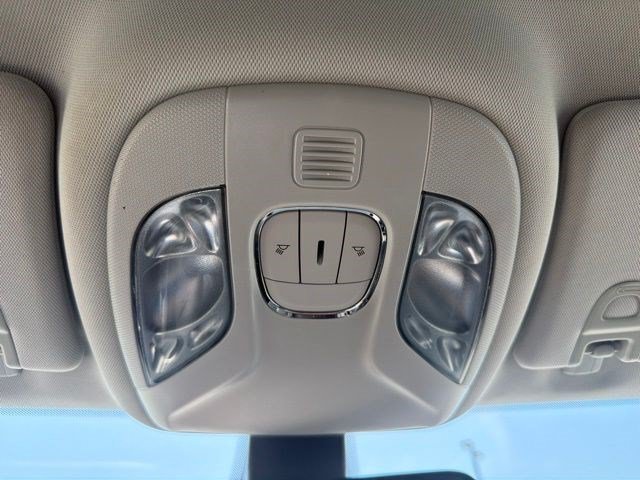 Used 2019 Jazz Blue Pearlcoat Jeep Limited image 29