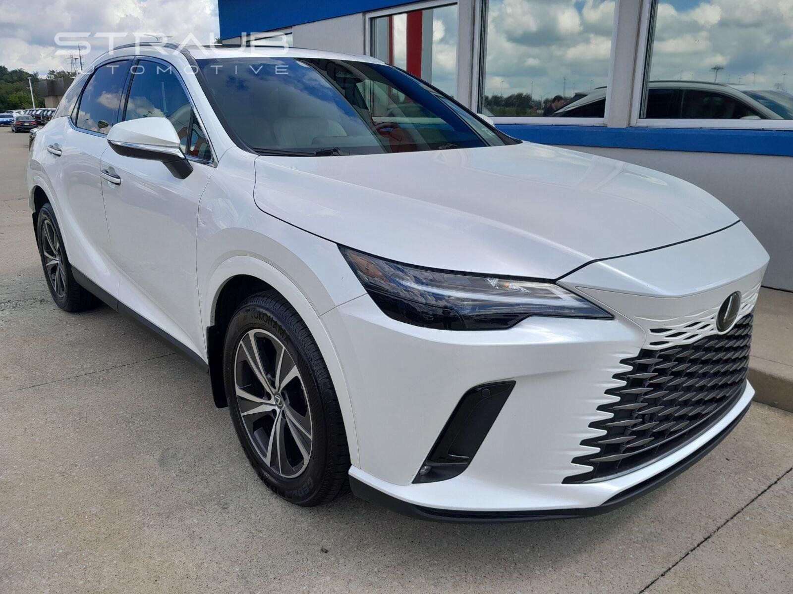 Used 2025 Eminent White Pearl Lexus RX 350 Premium image 3