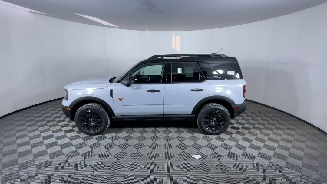 Used 2026 Space White Metallic Ford Badlands image 5