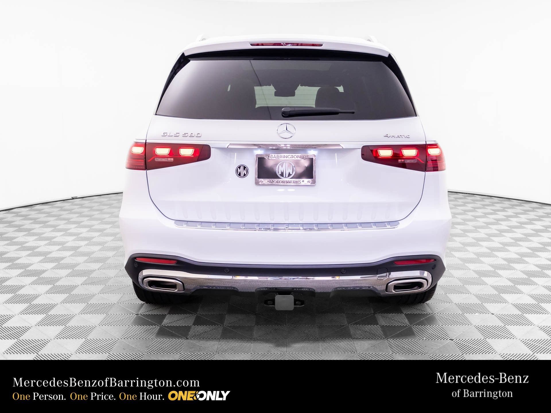 New 2026 MANUFAKTUR Moonlight White Metallic Mercedes-Benz GLS 580 image 47