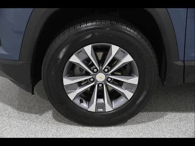 2025 Chevrolet Equinox LT - Photo 22