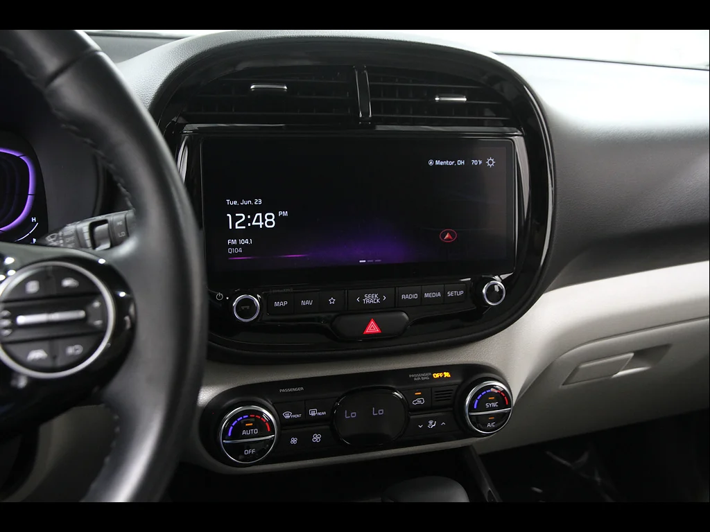 Used 2024 Gravity Gray Kia EX image 9