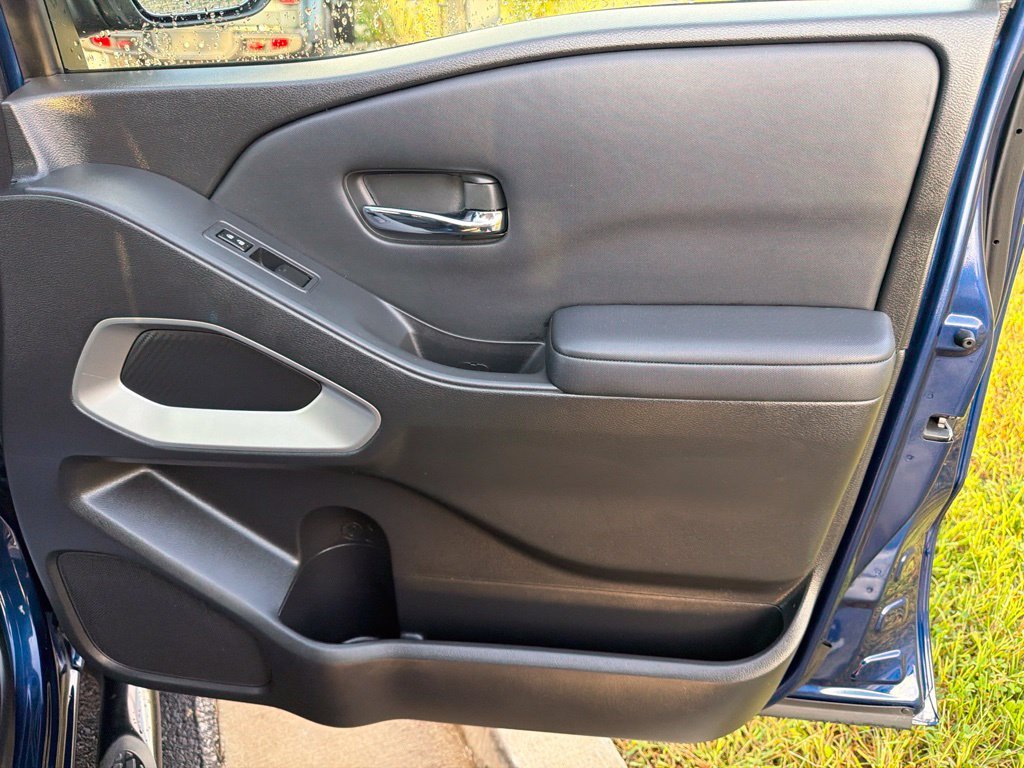 Used 2022 Blue Nissan SV image 17