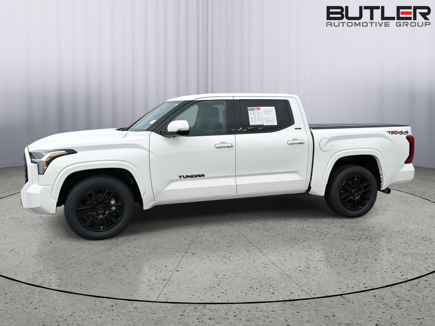 Used 2023 Ice Cap Toyota SR5 image 3