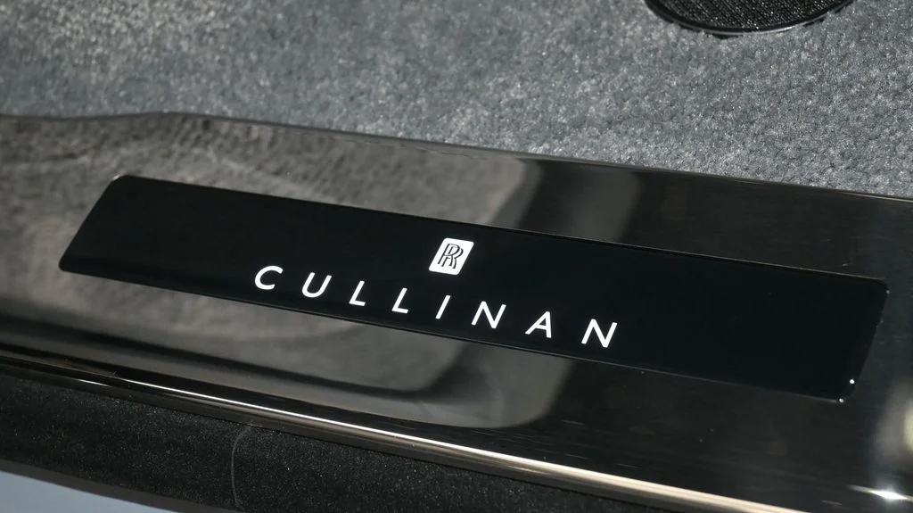 New 2027 Gray Rolls-Royce  image 9