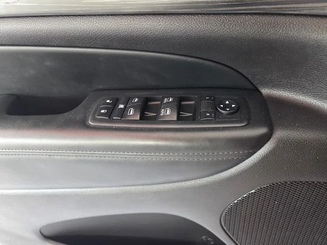 Certified Used 2020 Gray Jeep Altitude image 20