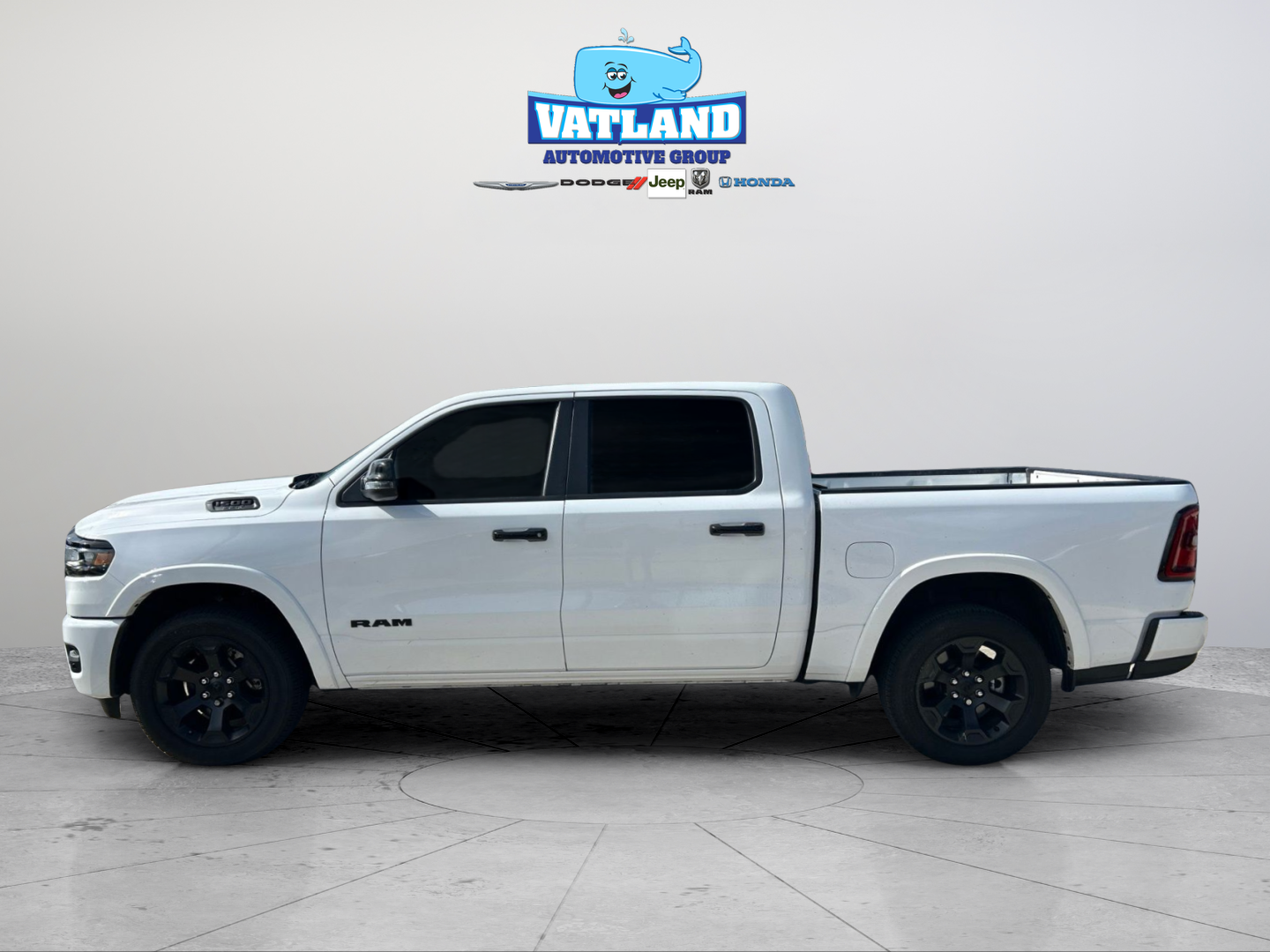 Used 2025 White Ram Big Horn/Lone Star image 2