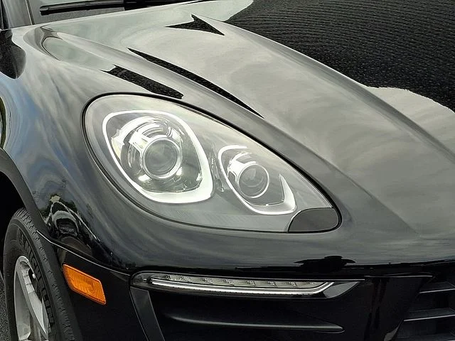Used 2018 Black Porsche Sport Edition image 9