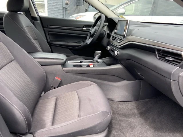 2025 Nissan Altima SV - Photo 26