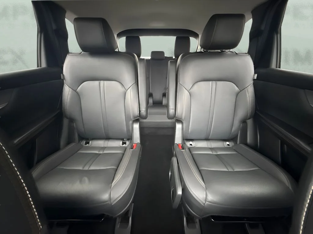 Used 2024 White Mazda Preferred image 8
