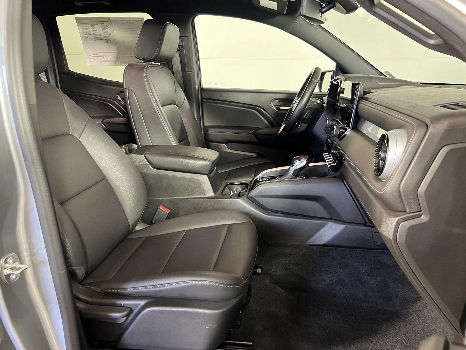 Used 2023 STERLING GRAY METALLIC Chevrolet 4WD LT image 21