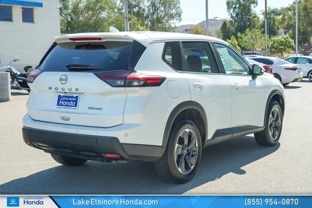 Used 2024 White Pearl Nissan SV image 9