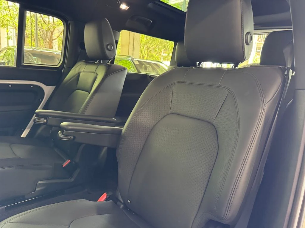 New 2026 Fuji White Land Rover X-Dynamic SE image 13