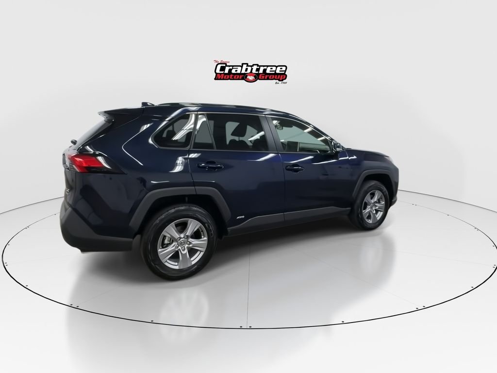 Used 2025  Toyota XLE image 8