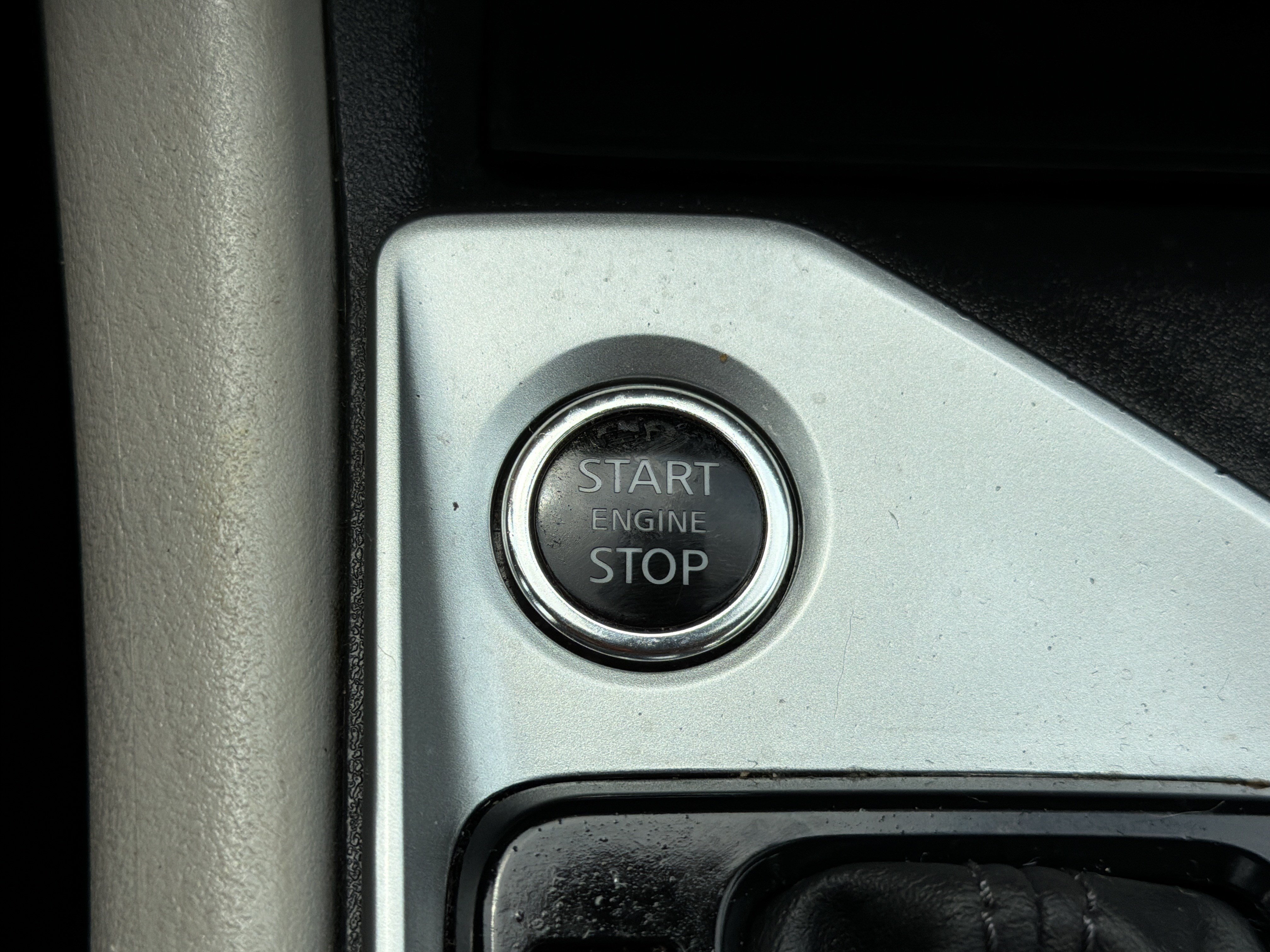 Used 2025 Super Black Nissan SV image 9