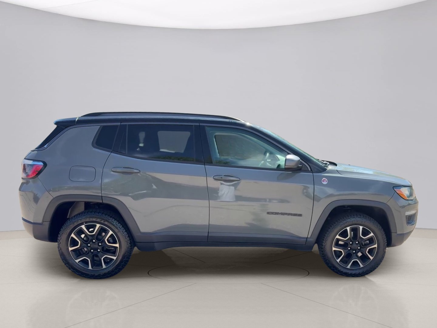 Used 2021 Gray Jeep TRAILHAWK image 6
