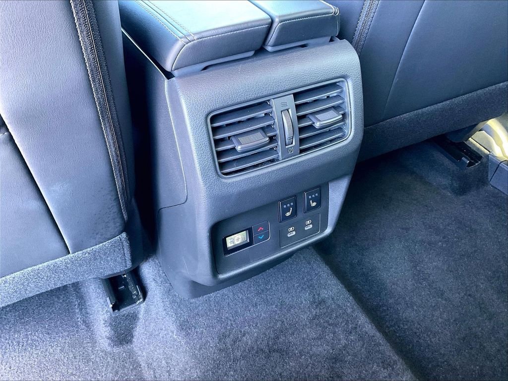 Used 2025 Gun Metallic Nissan Platinum image 27