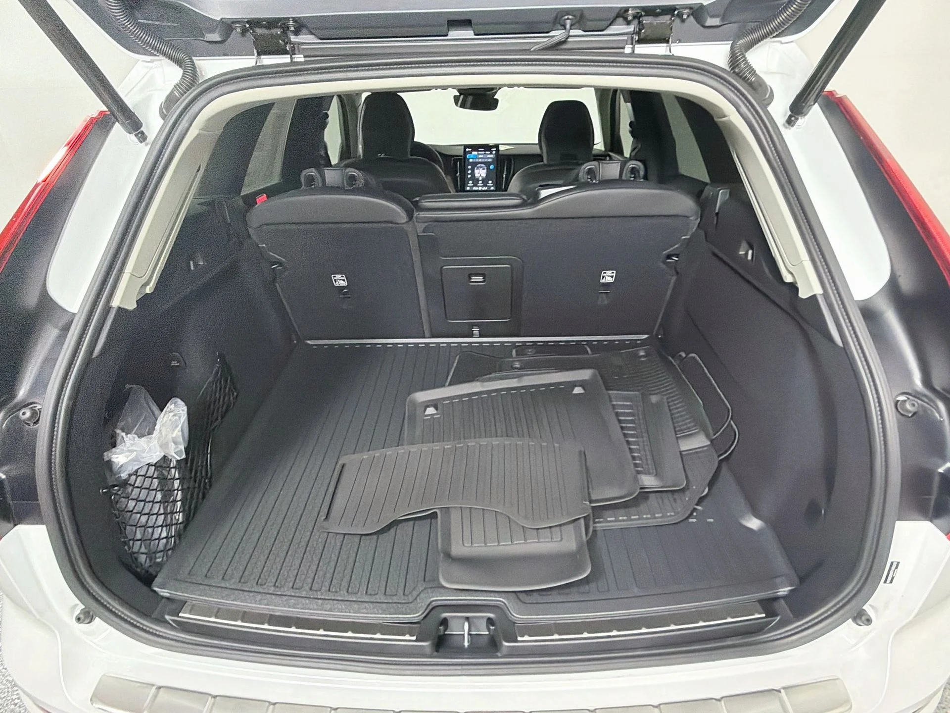 New 2026 Crystal White Volvo Ultra image 28