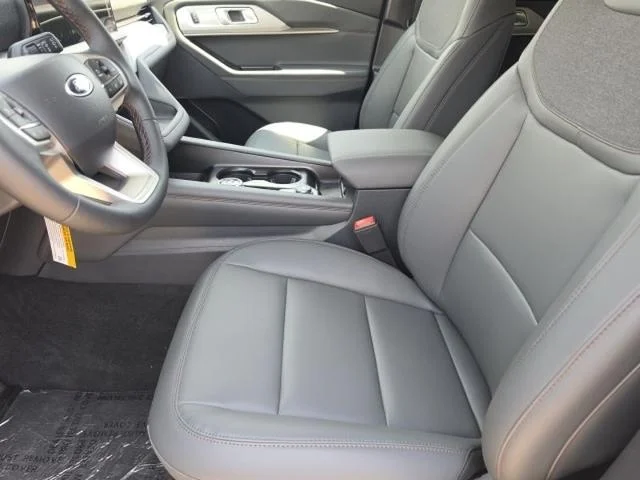 New 2026 Vapor Blue Metallic Ford Active image 28